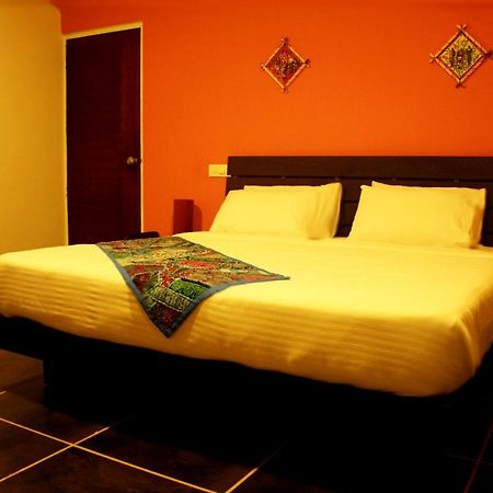 Rockville Hotel Sultan Bathery Esterno foto