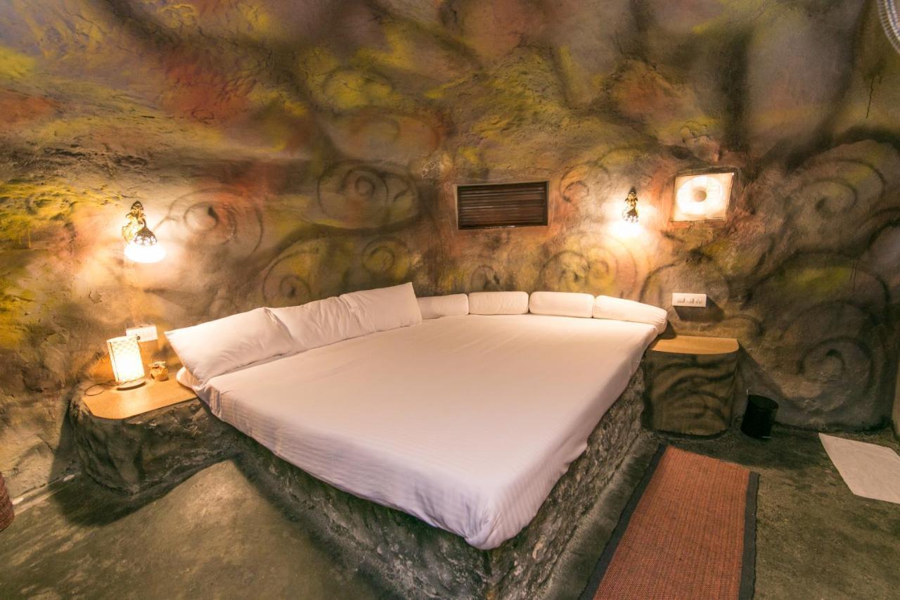 Rockville Hotel Sultan Bathery Esterno foto