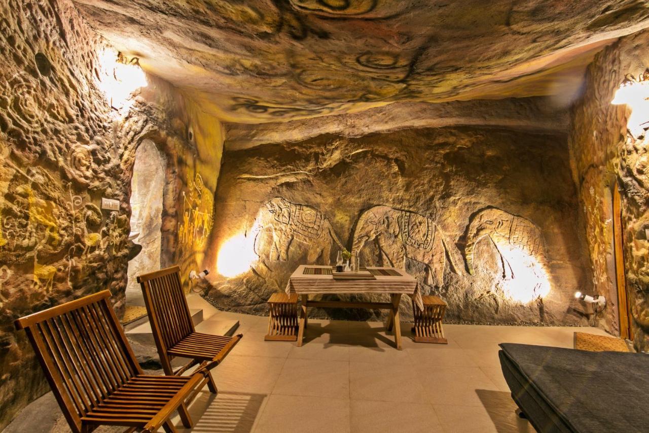 Rockville Hotel Sultan Bathery Esterno foto