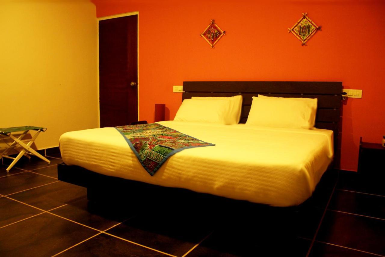 Rockville Hotel Sultan Bathery Esterno foto